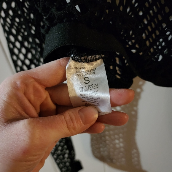 Small Mesh crop top - Picture 4 of 5